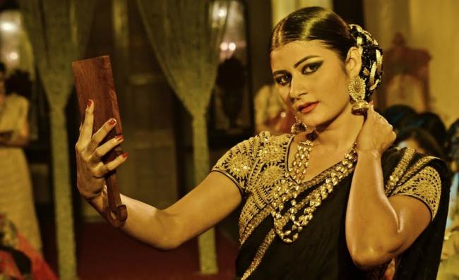 Paayel walks the ramp at  'Calcutta Oh Kolkata' 