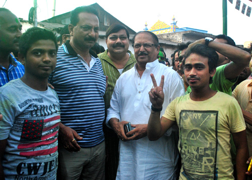 TMC supporters celebrate in front of CM's residence