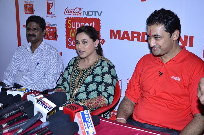 Rani pays visit to Mumbai school 