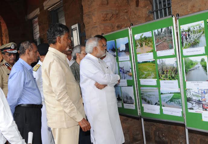 PM visits Hudhud-hit Visakhapatnam