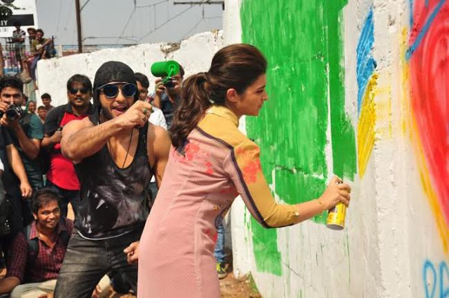 Kill Dil cast paints Mumbai neighbourhood bright