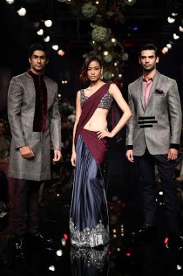 LFW Grand Finale: Kareena, Varun walk ramp for Manish Malhotra