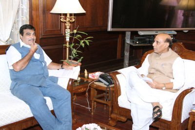 Gadkari  calls on Union Home Minister
