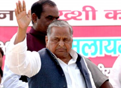 Mulayam shocks by defending Mumbai rape convicts
