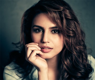 Huma chooses films over theatre