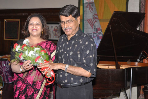 Designer Rajlakshmi hosts fashion evening in Kolkata