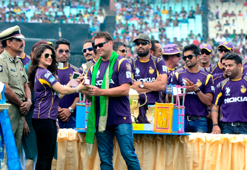 Eden felicitates SRK, KKR