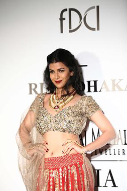 Malaika, Nimrat Kaur walk for Rina Dhaka