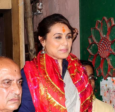 Rani Mukerji prays at Kalighat temple ahead of film release
