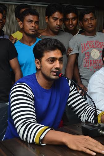 Dev visits Tollygunge Agarami football team