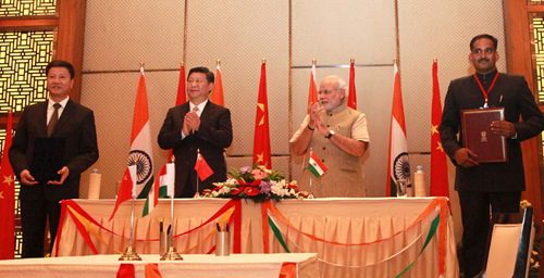 Modi hosts grand Gujarati fiesta for Chinese President