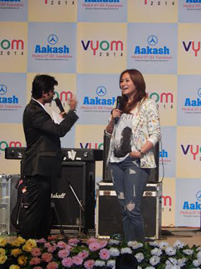 Jwala Gutta, KK add verve to Aakash Institute celebrations
