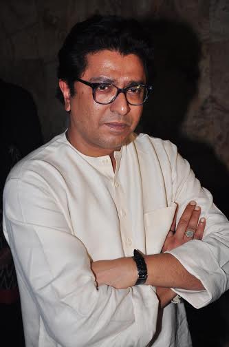 Aamir hosts special PK screening for Sachin