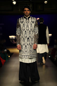 ICW Delhi: Aditya Roy Kapoor, Alia Bhatt walks ramp for Manish Malhotra