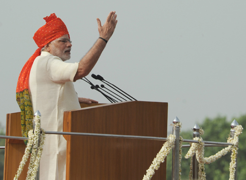 Narendra Modi inspecting the Guard of Honour at Red Fort
