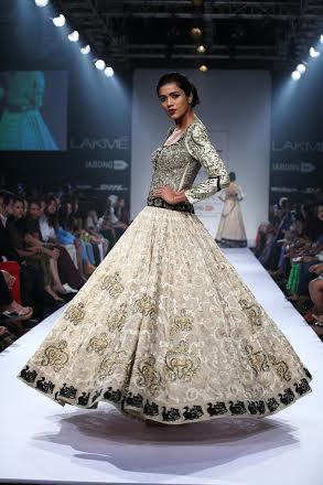 Monica- Karishma showcase collection at LFW