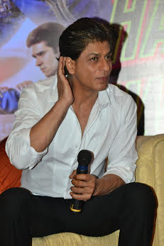 SRK celebrates 'Happy New Year' in Kolkata 