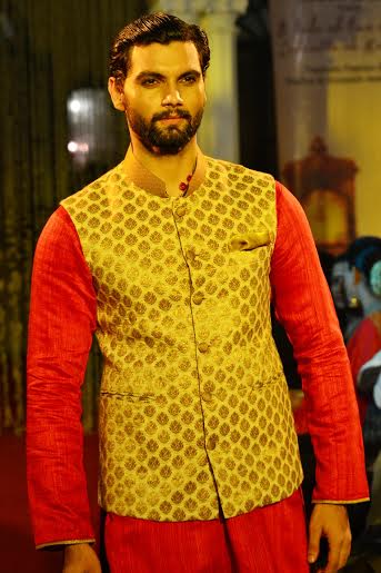 Paayel walks the ramp at  'Calcutta Oh Kolkata' 