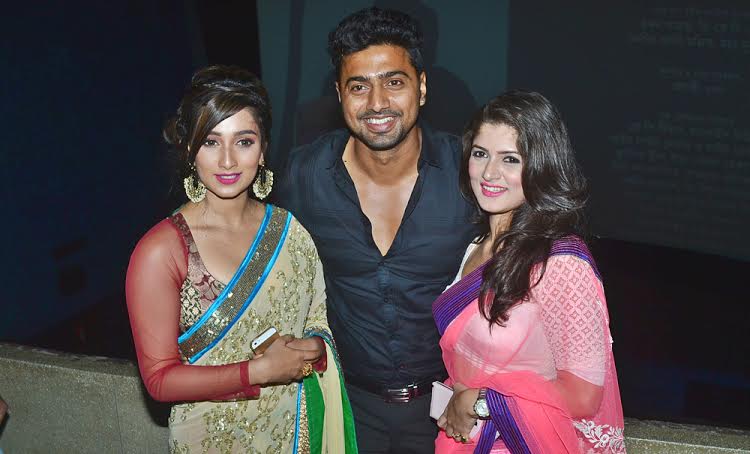 Dev's 'Bindaas' premier in Kolkata