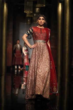 Shraddha Kapoor walks for JJ Valaya at IBFW