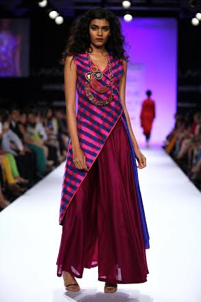 Designer Shruti Sancheti showcases collection at LFW