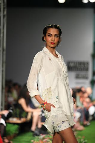 Aneeth Arora showcases designs at  WLIFW 