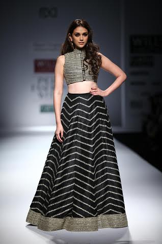 Actress Aditi Rao walks for Payal Singhal at WLIFW