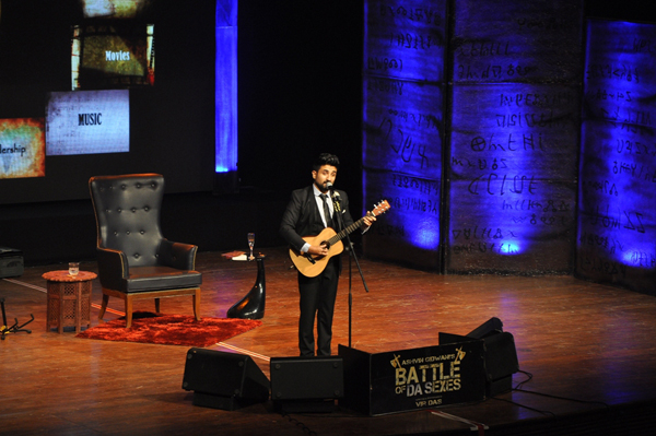 Akshay Kumar, Twinkle Khanna enjoy a hilarious evening at Vir Das show