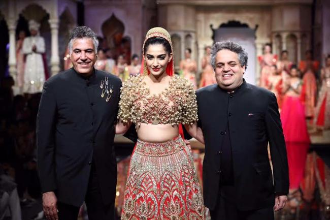 Sonam Kapoor turns bride from Benaras for Abu Jani-Sandeep Khosla