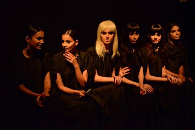 LFW: Eina Ahluwalia presented her mystic collection 