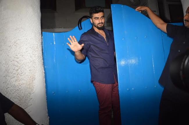 Deepika Padukone hosts party for friends at Bandra