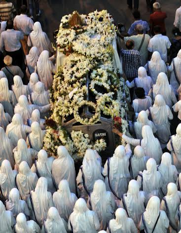 Sister Nirmala laid to rest in Kolkata cemetery