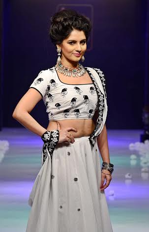 Models walk the ramp at  Kingfisher Ultrla Bengal Fashion Week