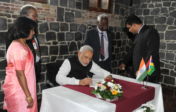 Modi addressing the National Assembly of Mauritius