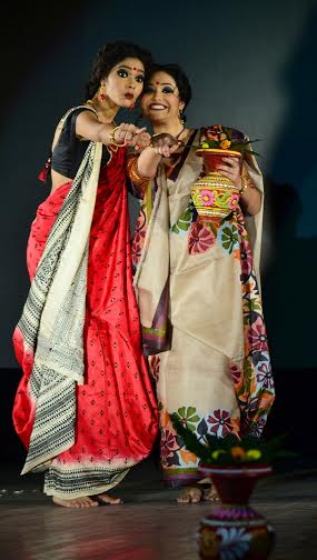 Payel showcases 'Nakshikantha' collection of gold jewellery