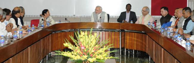 Mamata meets PM Modi, raises WB debt problem