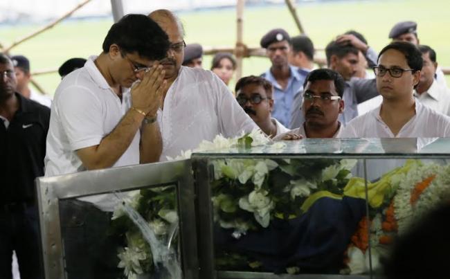 Dignitaries pay tributes to Jagmohan Dalmiya at CAB in Kolkata