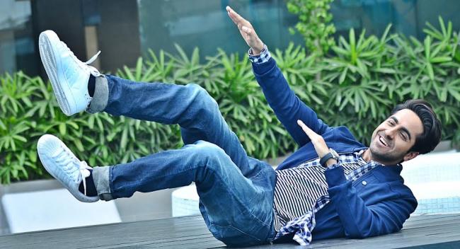 Ayushmann visits Kolkata to promote Hawaizaada