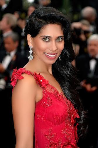 Actress Fagun Thakrar sizzles at the Cannes Film Festival