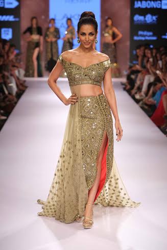 Day five opened at LFW Winter/Festive 2015 with glamorous collections by Anushree Reddy, Arpita Mehta and Ridhi Mehra