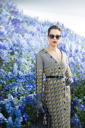 'Je t'aime Kangana' says Paris