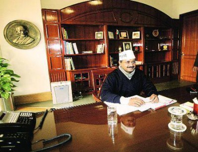 Kejriwal asks police to target top beneficiaries of document leak