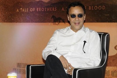 Vidhu visits Kolkata on 'Broken Horses'