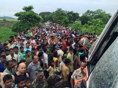 Chopper with the cast of 'Aisa Yeh Jahaan' makes emergency landing  