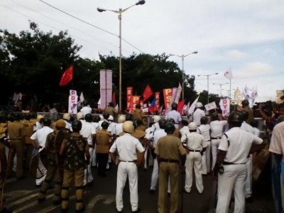 Kolkata: Left's youth and students wings hold protest march