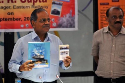 Eastern Railways GM  R.K.Gupta releases new time table 