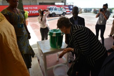 Ebola: UN health agency turns to foreign medical teams in last phase of combat against virus