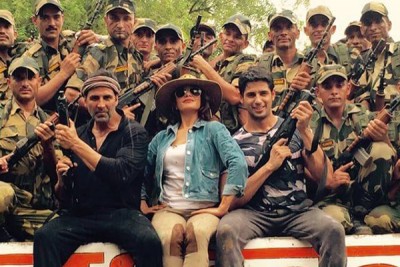 Jacqueline Fernandez celebrates her b'day with BSF jawans