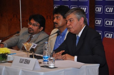 SRK likely to feature in new tourism television campaign by WB