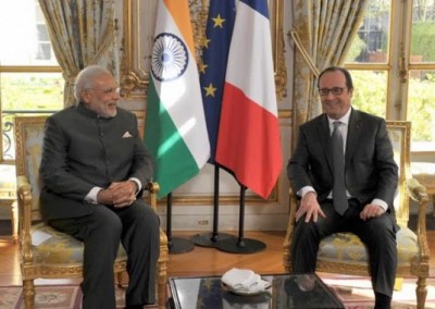 Hollande speaks to Modi; apprises him of the status at COP-21 climate talks